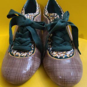 Poetic License Oxford Heels